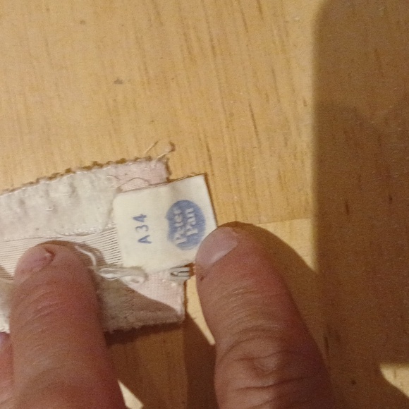 Woman's Bra - Picture 4 of 4